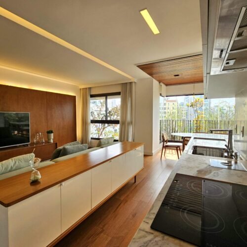 A. Living, varanda, cozinha (12)