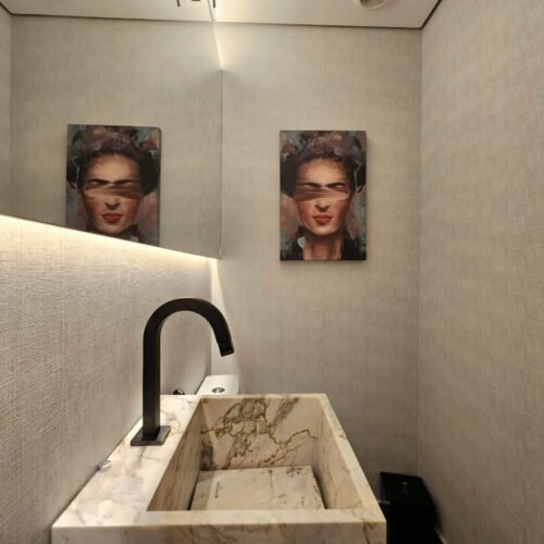 A. Living, varanda, cozinha (20)