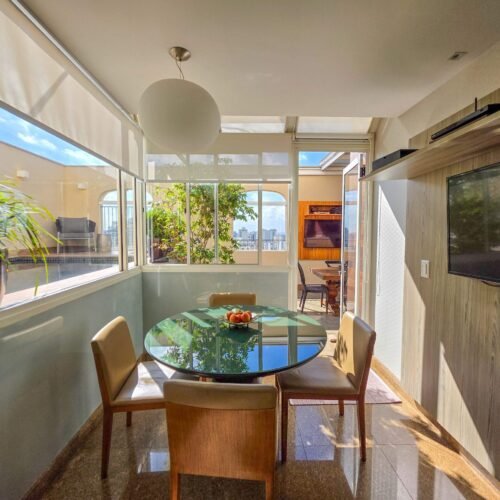 Cozinha com armários e eletros Kitchen-Aid (7)